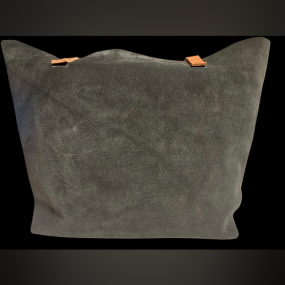 Portland Leather Large Peppercorn Tote - Picture 12 of 12